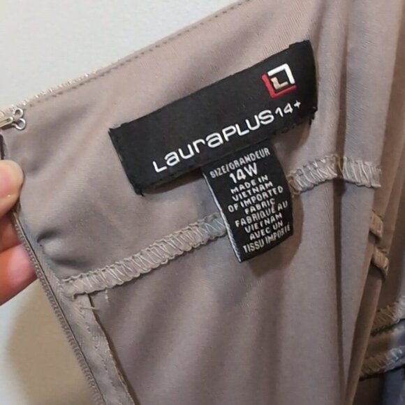 Laura Plus Shimmery Metallic Formal Dress Sleeveless Stretchy Champagne Wedding - Picture 9 of 11